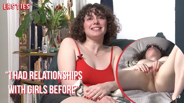 Ersties - Amatorska Laska Masturbuje Się, Obserwując Siebie - Porn
