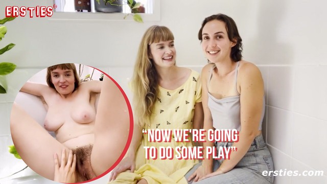 Ersties - Gorące Lesbijskie Palcowanie w Wannie - Porn