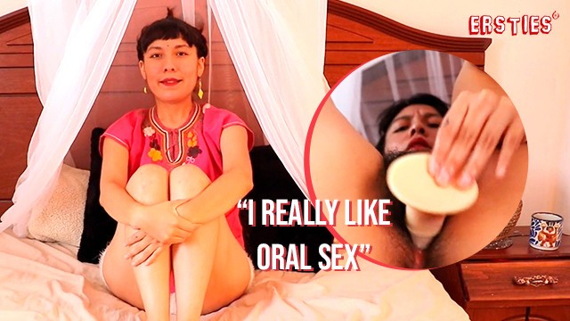 Ersties - Meksykańska Anahi Bawi Się Owłosioną Cipką Za Pomocą Dildo - Porn
