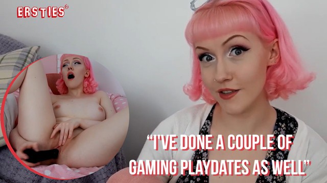 Ersties - Cutie Evie Patrzy, Jak Masturbuje Się W Lustrze - Porn