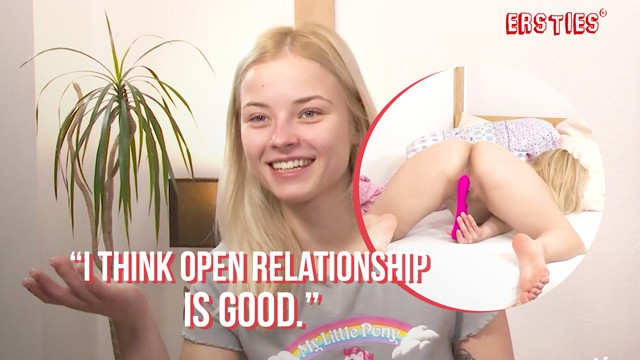 Ersties - Cute Blonde Laska z Ukrainy Używa Wibratora, Aby Zaspokoić Swoje Pragnienia - Porn