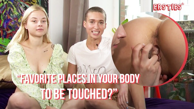 Ersties - Blonde Babe Bianca Używa Szklanego Dildo Na Jade, Aby Dojść - Porn