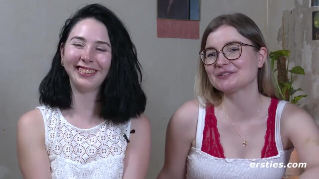 Joana Besorgt Es Emily Mit Dem Strap-On - Porn