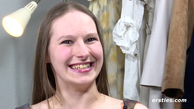 Nadine Lässt Uns Bei Ihren Privaten Orgasmen Zusehen - Porn