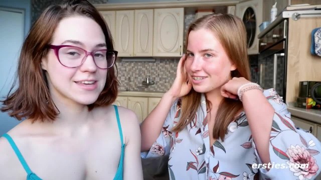 Anca Schodzi Na Swoją Blond Przyjaciółkę - Porn