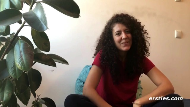 Mary Bawi Się Swoją Ogoloną Cipką - Porn