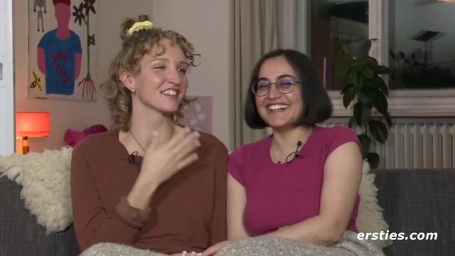 Jasmina i Serafina Bawią Się Zabawkami Erotycznymi - Porn