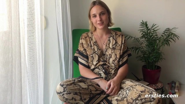 Ofelia Bawi Się Swoim Seksownym Ciałem Przed Lustrem - Porn