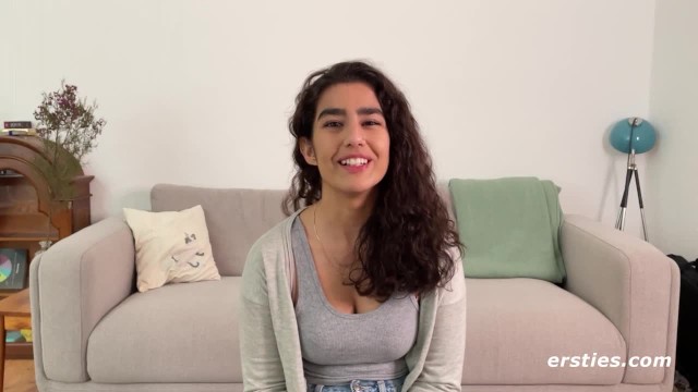 Luna Ogląda Porno Podczas Masturbacji - Porn