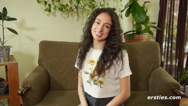 Cutie Alex Przygotowuje Się do Masturbacji - Porn