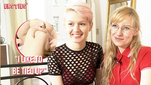 Ersties: Blondynki Uprawiają Gorący Seks Lesbijski - Porn