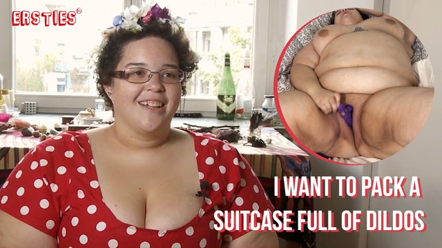 Ersties: Amatorska Laska z Dużymi Cyckami Masturbuje Się Wibratorem - Porn