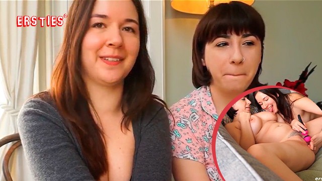 Ersties: Podróżujące Laski Spędzają Razem Seksowne Popołudnie - Porn