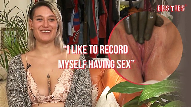 Ersties: Włoszka Naciera Się Olejem Przed Palcowaniem - Porn